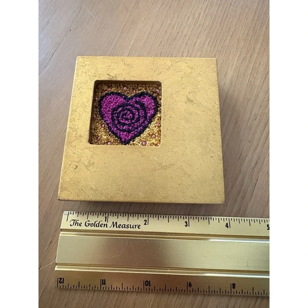Handmade Embroidered Heart Textile‎ Art in Gold Frame 4